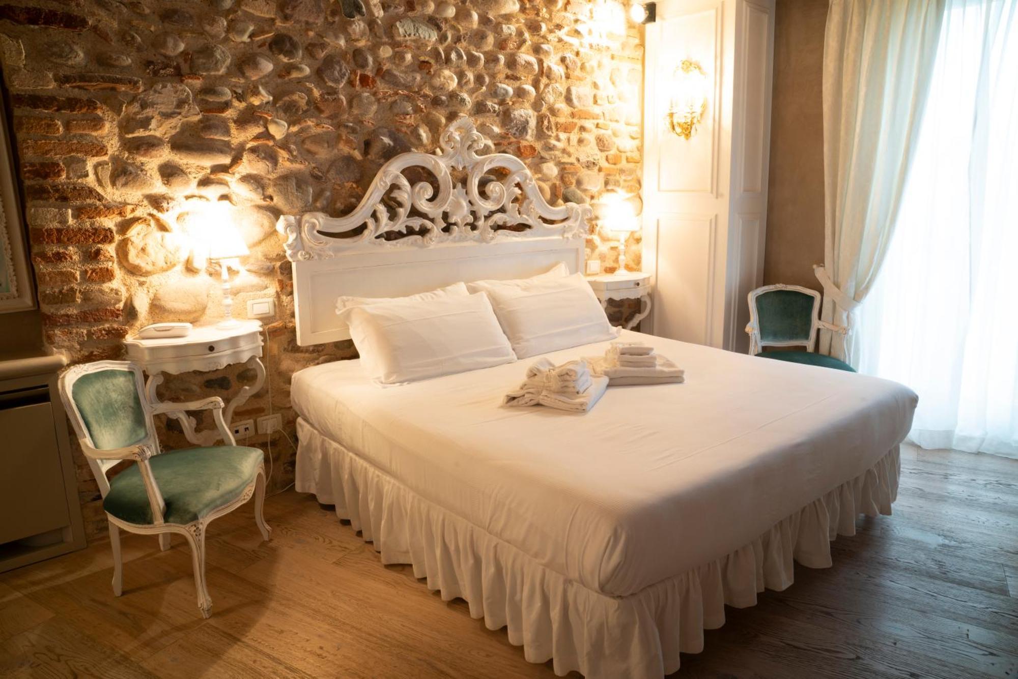 Regia Rosetta - Royal Rooms Borghetto วาเลจโจ ซูล มินโช ภายนอก รูปภาพ